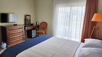 Otel Naturla Göl Evi