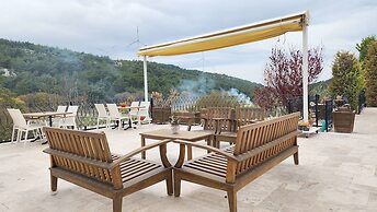 Otel Naturla Göl Evi