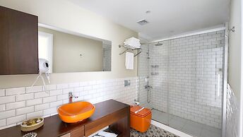 Otel Naturla Göl Evi