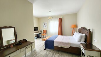 Otel Naturla Göl Evi