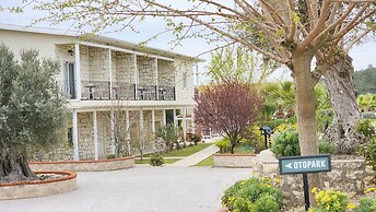 Otel Naturla Göl Evi