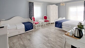 Otel Naturla Göl Evi