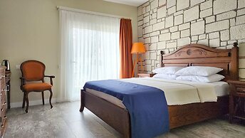 Otel Naturla Göl Evi