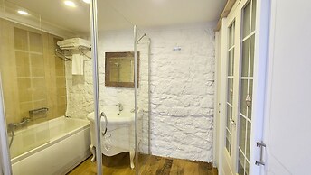 Otel Naturla Göl Evi