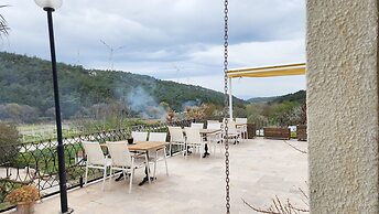 Otel Naturla Göl Evi