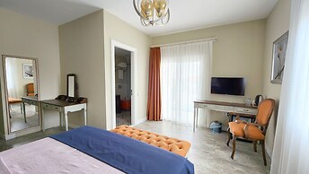 Otel Naturla Göl Evi