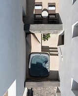 Danae Suites Santorini