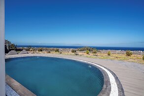 Danae Suites Santorini