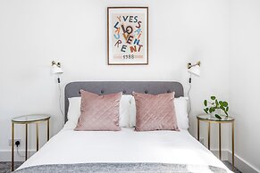 Stylish Apartment In Leafy Central Neighbourhood