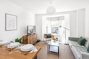 Stylish Apartment In Leafy Central Neighbourhood