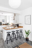 Stylish Apartment In Leafy Central Neighbourhood