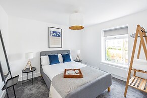 Stylish Apartment In Leafy Central Neighbourhood