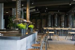 Hostel Monte Do Gozo