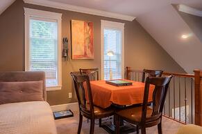 Vancouver Yuelai Guesthouse