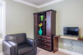 Vancouver Yuelai Guesthouse