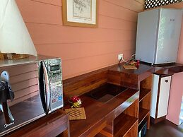 Bora Bora Holiday's Lodge and Villa