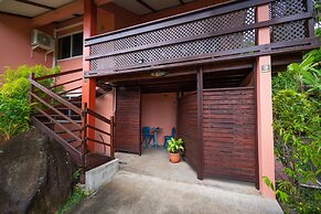 Bora Bora Holiday's Lodge and Villa