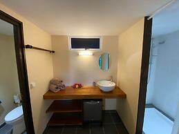 Bora Bora Holiday's Lodge and Villa