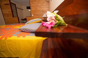 Bora Bora Holiday's Lodge and Villa