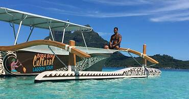 Bora Bora Holiday's Lodge and Villa