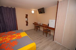 Bora Bora Holiday's Lodge and Villa