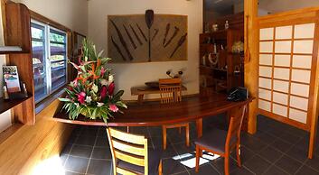 Bora Bora Holiday's Lodge and Villa