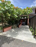 Bora Bora Holiday's Lodge and Villa