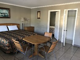 Sunshine Village Motel