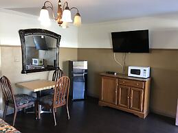 Sunshine Village Motel