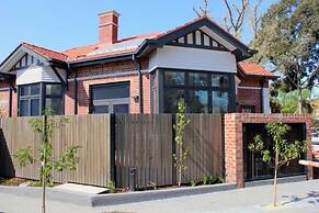 Peaceful 3 BDR in the Heart of Carlton