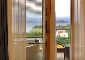 GoldOne Hotel & Suites