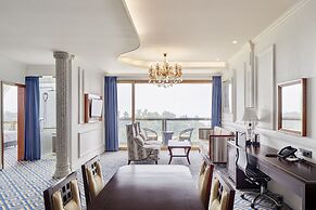 GoldOne Hotel & Suites