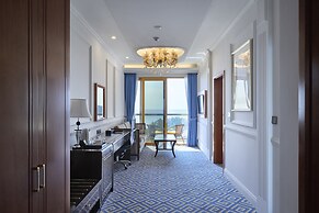 GoldOne Hotel & Suites