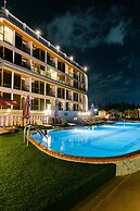 GoldOne Hotel & Suites