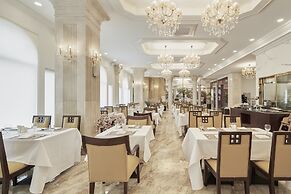 GoldOne Hotel & Suites