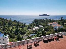 GoldOne Hotel & Suites