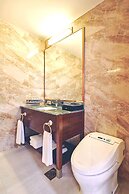 GoldOne Hotel & Suites