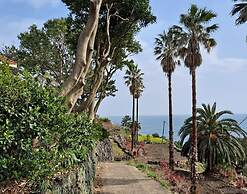 GoldOne Hotel & Suites