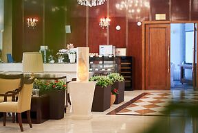 GoldOne Hotel & Suites