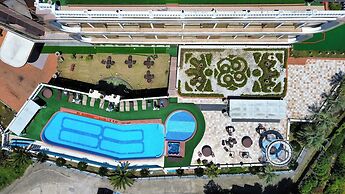 GoldOne Hotel & Suites