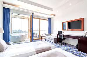 GoldOne Hotel & Suites