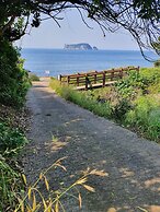 GoldOne Hotel & Suites