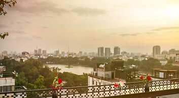 Aurora Premium - A Lifestyle Hotel