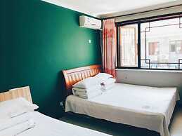 Skylit Great Wall Country House