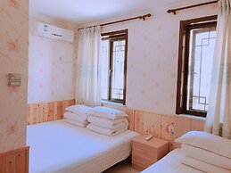 Skylit Great Wall Country House