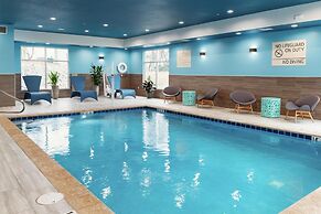 Hampton Inn & Suites Pittsburgh New Stanton