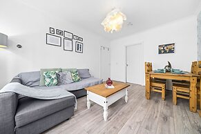 Two Bedroom Apartment by Klass Living Serviced Accommodation Motherwel