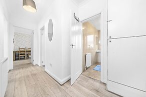 Two Bedroom Apartment by Klass Living Serviced Accommodation Motherwel