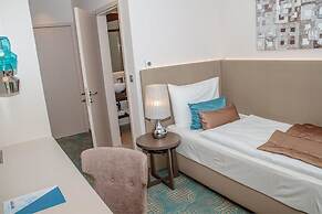 Hotel Seven