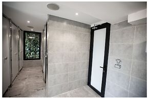 Khan Hoang Capsule Hotel - Adults Only